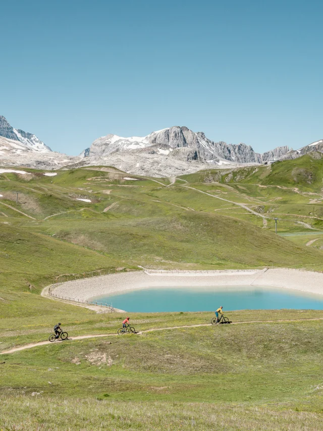 Bike ride around the lake of L'Ouillete