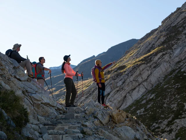 hiking-summer-walkers-2