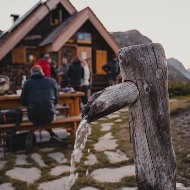 Fontana del rifugio Fond des Fours