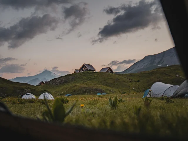 refuge-de-fond-des-fours-tentes