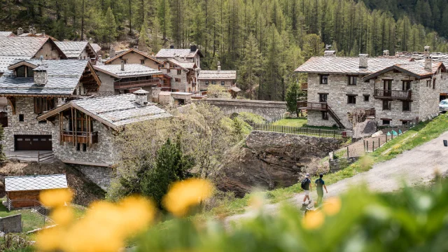 village-val-dere-summer