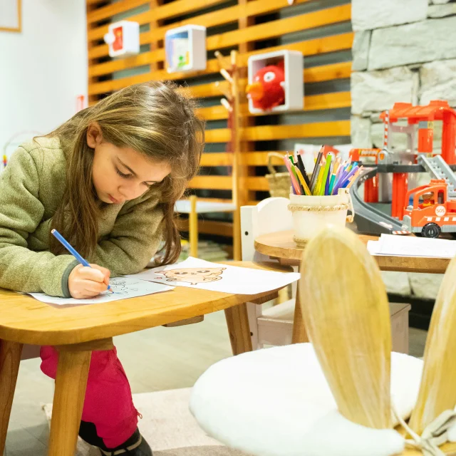 home_office_tourism_children_2