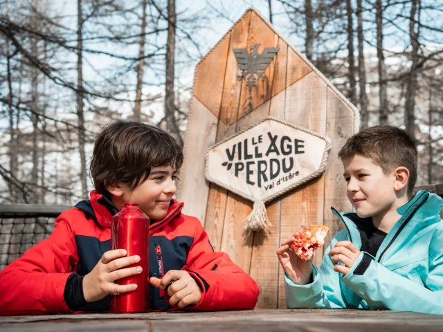 Yann Allegre Village Perdu Enfants 1