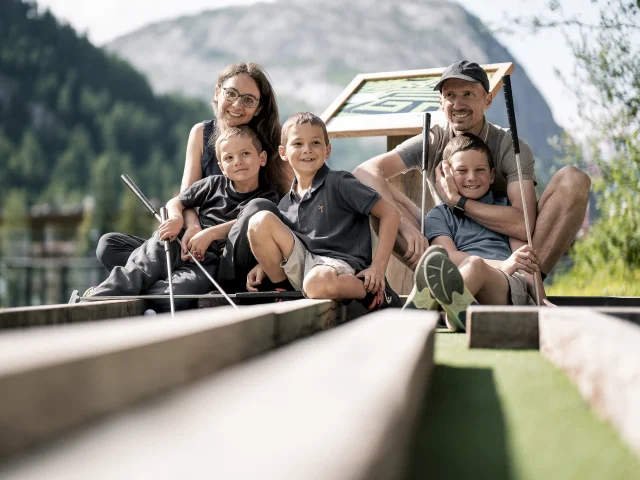 Mini Golf En Famille 07 23 6 Bd