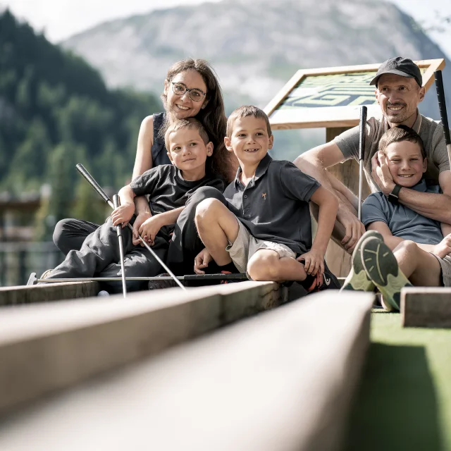 Mini Golf En Famille 07 23 6 Bd