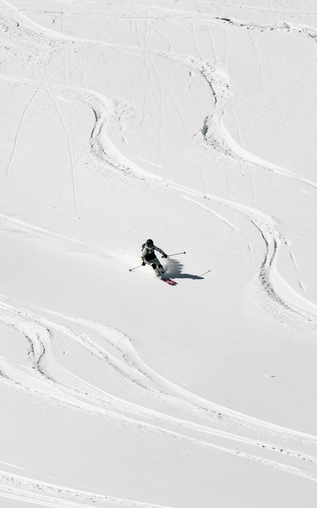 Ski hors piste dans le secteur Col Pers à Val d'Isère