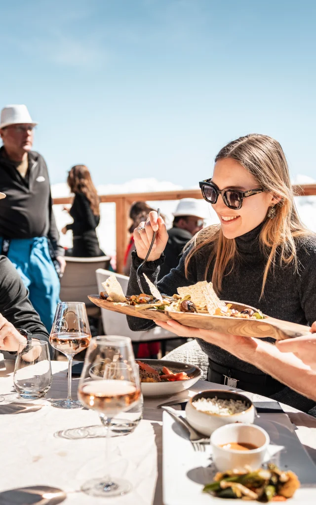 Con gli amici sulla terrazza della Maison Louly