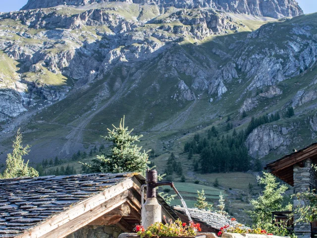 Hameau du Crêt en été