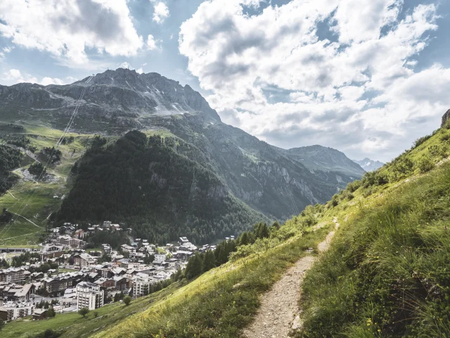 Le Sentier Des Balcons en été