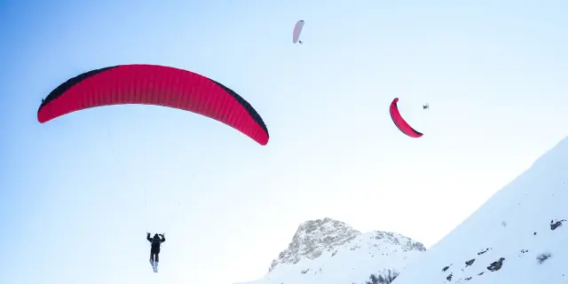 Paragliding in Winter: Corentin Valencot 2