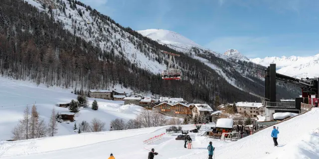 Yann Allegre, Val d’Isère Tourism, Winter 2025–2026, 2 MB, 19
